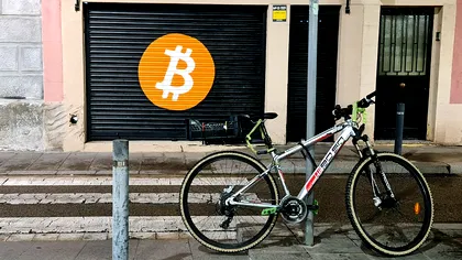 Bitcoin se prăbușește, iar piața cripto pierde trilioane de dolari. Legătura cu febra AI