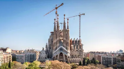 Cât a costat construcția catedralei Sagrada Familia și cine plătește lucrările. De ce inaugurarea turnului principal de către Papa Leon este un moment istoric pentru Biserica Catolică