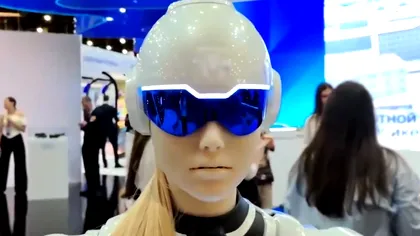 VIDEO | Roboții prezentați ca mândria tech a Rusiei s-au făcut de râs. Umanoizi care nu știau cum îi cheamă și „fotbaliști” mai mult pe tușă decât pe teren