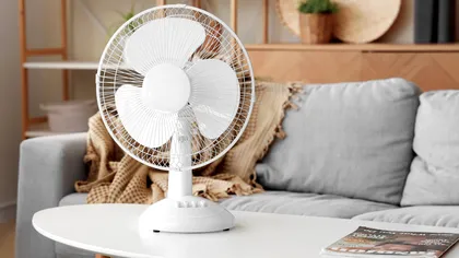 Unde să pui ventilatorul pentru a răcori cu adevărat camera. Aşa nu vei mai avea nevoie de aer condiţionat