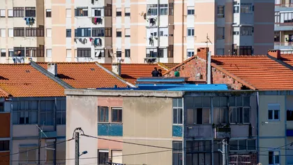 Cine plătește reparația acoperișului într-un bloc? Situația care a stârnit controverse printre români