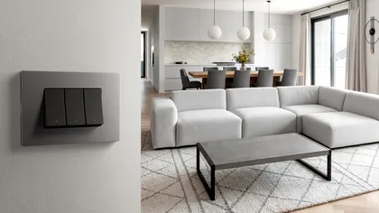 Casa inteligentă începe de la întrerupător. Noul System Pura de la Gewiss controlează lumina, obloanele, electrocasnicele și consumul de energie