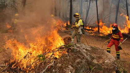Incendiile din Spania și Franța dau peste cap vacanțele. Ce regiuni sunt afectate și unde există restricții