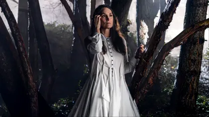 John Wick, fă loc: Carrie-Anne Moss devine noua Baba Yaga într-un serial plin de crime, seducție și magie
