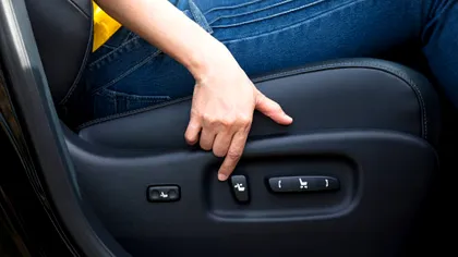 Scaun electric care nu se mai mișcă: siguranță, motor sau obiect prins pe șină