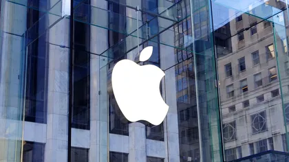 Tim Cook și viitorul CEO John Ternus vorbesc despre schimbarea de la conducerea Apple. „Este persoana perfectă pentru acest rol”