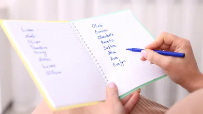 Cele mai populare prenume din România. Numele care se află în top de zeci de ani