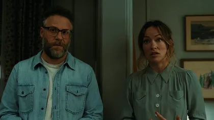 „Invitația vecinilor”, filmul care te face să te întrebi dacă urmează o crimă sau o glumă bună. De ce să-l vezi la cinema REVIEW