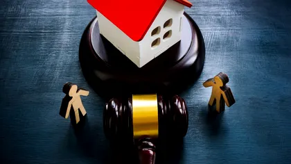 Ai renovat casa moștenită de soț din banii familiei. Poți cere o parte din valoarea investită?