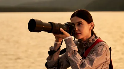 Sony lansează un nou teleobiectiv 100-400 mm pentru camerele Alpha. Cântărește doar 654 de grame și ajunge până la 800 mm