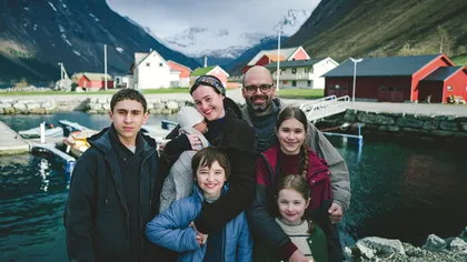 „Fjord” intră în liga mare a Oscarurilor. Filmul lui Cristian Mungiu, cu Sebastian Stan, apare printre favoriții la „Cel mai bun film”