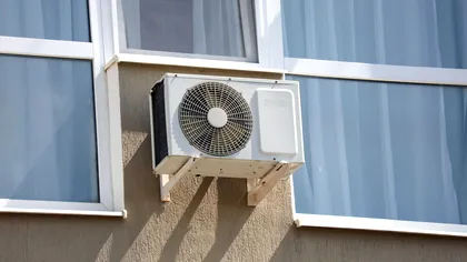 Poți monta aerul condiționat oriunde pe fațada blocului? Când ai nevoie de acord și ce probleme poți avea