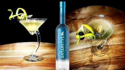 Cum faci un cocktail Antarktys Martini și descoperi prima vodcă super-premium distilată din vin românesc de Fetească Neagră