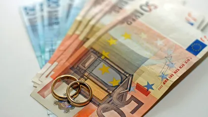 Banii primiți la nuntă trebuie declarați la ANAF? Ce se întâmplă când depui o sumă mare în cont