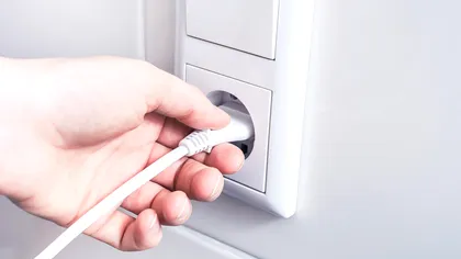 Românii ar putea primi bani dacă opresc marii consumatori din casă la anumite ore. Ce pregătește ANRE