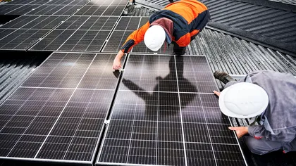 Cine ar putea fi obligat să își instaleze baterii de stocare. Ce se schimbă pentru românii care vor panouri fotovoltaice