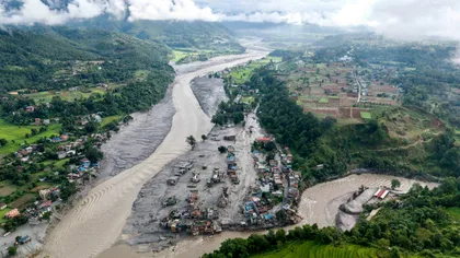Cum s-a produs dezastrul din Nepal și Tibet, soldat cu 165 de morți și aproape 1.500 de dispăruți. Totul a pornit de la prăbușirea unui ghețar
