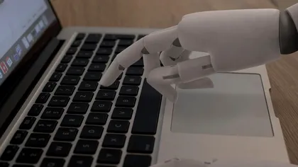Presa intră într-o nouă eră: un site bazat pe inteligență artificială a publicat o știre înaintea jurnaliștilor