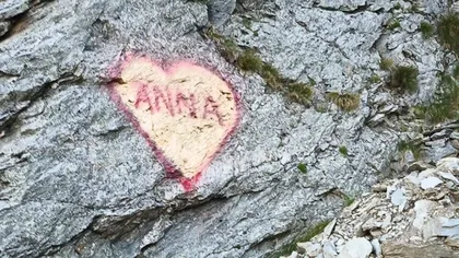 Ce amendă poți primi dacă lași mesaje pe stânci sau monumente naturale. Cazul care a indignat românii: 