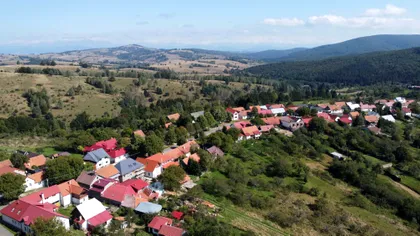 Comuna fără niciun elev în care statul construiește o școală de 4 milioane de lei. Primarul ar veni la birou cu elicopterul