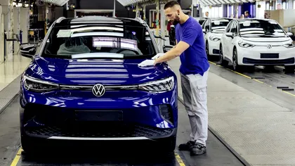 Volkswagen taie până la 100.000 de locuri de muncă și pune sub semnul întrebării patru fabrici din Germania. Inclusiv producția de mașini electrice este în pericol