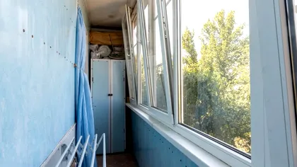 Ai cumpărat un apartament cu balconul închis înainte de '90, dar modificarea nu apare în acte. Cine trebuie să rezolve situația