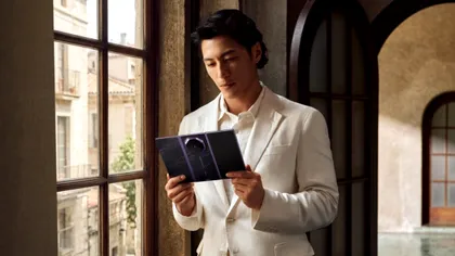 Huawei lansează telefonul de aproape 3.000 de dolari care se pliază de trei ori. Mate XT 2 devine o tabletă de 10,2 inci