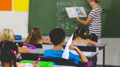 Schimbări importante pentru profesori. Norma debutanților ar putea fi redusă, iar gradația de merit, înlocuită cu o primă de performanță
