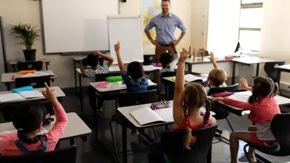 Schimbare la clasă pentru elevii cu CES. Doi profesori vor putea lucra în același timp cu elevii