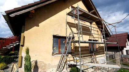 Poți fi obligat să-l lași pe vecin să intre în curtea ta pentru a-și repara casa? Când nu îi poți refuza accesul