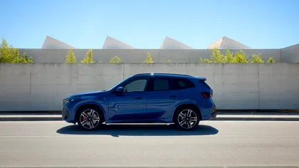 BMW pregătește un nou SUV electric accesibil, iar primele imagini au apărut deja. Viitorul iX1 preia designul spectaculos Neue Klasse