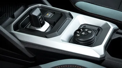Dacia Duster și coborârile abrupte: frână de motor, sisteme de asistență și greșeli frecvente
