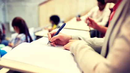 Profesorul dă un test surpriză întregii clase pentru că elevii au făcut gălăgie. Poate evaluarea fi folosită ca pedeapsă?