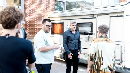 INTERVIU EXCLUSIV Radu Bărbulescu, regizorul „Vacanță All Inclusive”, și Raluca Aprodu, actriță în film, despre comedia cu Smiley și Pavel Bartoș: „Publicul merită aceste două ore de vacanță”