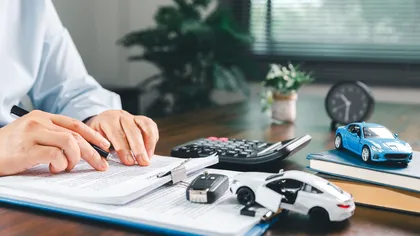 Rovinieta unei mașini vândute mai rămâne valabilă? Ce se întâmplă cu taxa atunci când autoturismul își schimbă proprietarul sau numărul