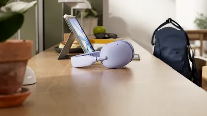 Logitech lansează Zone Vibe Pro: căștile care țin pasul cu o zi întreagă, de la ședințe la muzică