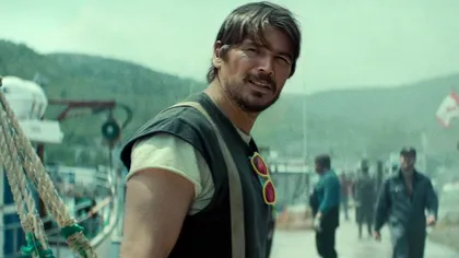 REVIEW „Below”, pe Netflix: Josh Hartnett, monștri ascunși în adâncuri și un mister care te ține cu sufletul la gură