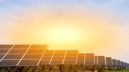 Energia solară se apropie de un prag istoric și depășește energia nucleară la nivel mondial