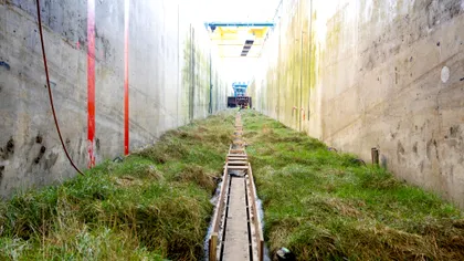 Oamenii de știință au recreat o furtună extremă în cel mai mare generator de valuri din lume. Descoperirea surprinzătoare care ar putea salva orașele de coastă de inundații
