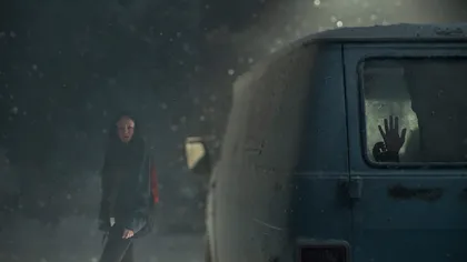 REVIEW „No Exit”, pe Disney+: thrillerul care te ține cu sufletul la gură și îți demonstrează că nu poți avea încredere în nimeni. Un film surprinzător de bun