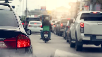 Ce înseamnă pentru motocicliști noile reguli votate de Parlament. Tot ce trebuie să știe despre circulația printre mașini și benzile de autobuz