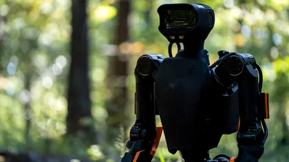 Armata SUA testează robotul umanoid Alex pentru misiuni periculoase. Poate intra în clădiri înaintea soldaților