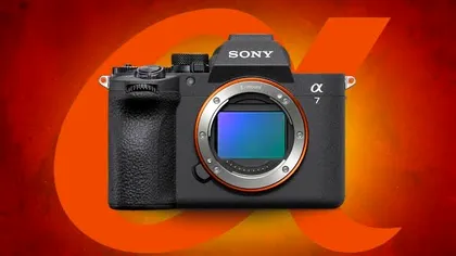 Sony A7 V conduce clasamentul camerelor mirrorless, dar Canon și Fujifilm recuperează teren