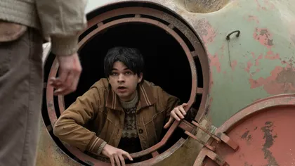 „Tales from the Loop” REVIEW: Unul dintre cele mai frumoase seriale SF pe care le-am văzut. O poveste despre oameni, singurătate și timp, ascunsă sub aparența science-fiction