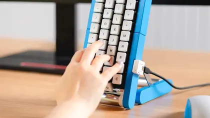 Google Japonia a inventat tastatura cu 116 taste pe benzi rulante. Cum funcționează dispozitivul neobișnuit și pe cine ajută