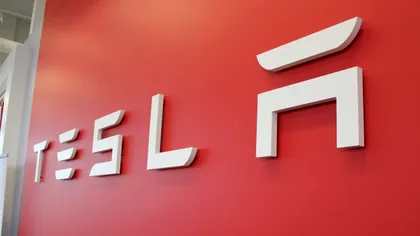 Tesla ratează recordul de anul trecut, dar livrează 486.532 de mașini și depășește clar așteptările