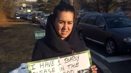 Cine e femeia din România cu iPhone X, prinsă la cerșit în America