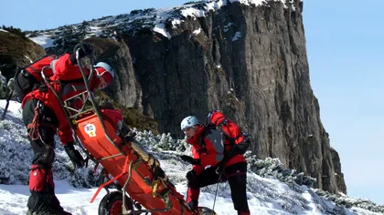 Viscol extrem în masivul Ceahlău. Doi turiști epuizați, recuperați peste noapte de Salvamont Neamț