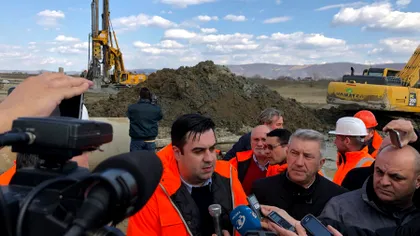 Ministrul Transporturilor vs. zeci de mii de români care îi cer autostrăzi: „Accelerez proiectele”