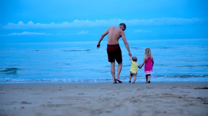Noi reguli privind concediul paternal: tații vor sta mai mult acasă